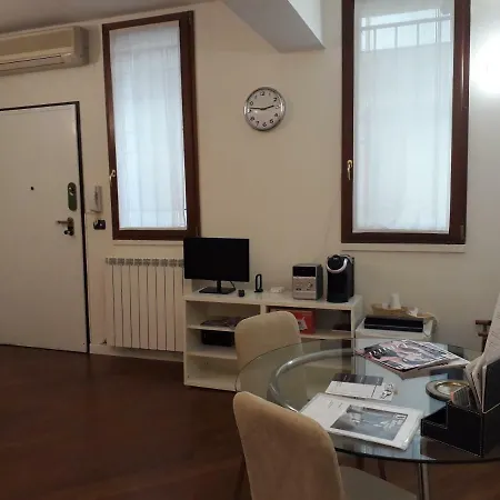 Del Borgo - -