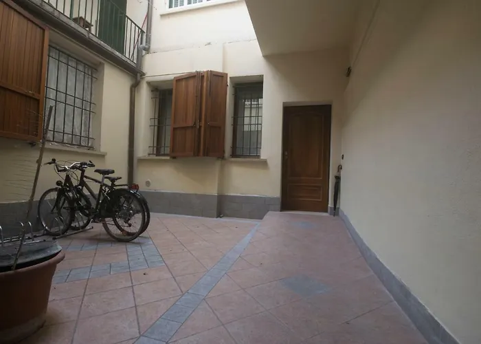 Del Borgo - - بولونيا