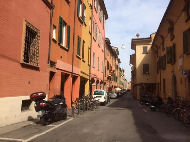 Del Borgo - - فندق مبيت وإفطار بولونيا